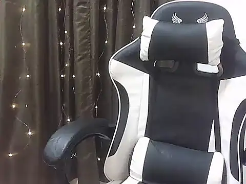 Snapshot of wild_amber25 chatting on February 13, 2026, 1:29 pm wild amber25 online show from February 13, 2026, 1:29 pm