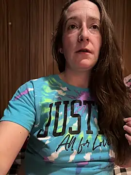 Snapshot of Mini_And_The_Bear chatting on February 13, 2026, 7:10 pm Mini And The Bear online show from February 13, 2026, 7:10 pm