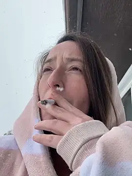 Snapshot of Mini_And_The_Bear chatting on February 20, 2026, 6:08 pm Mini And The Bear online show from February 20, 2026, 6:08 pm