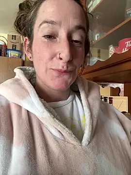 Snapshot of Mini_And_The_Bear chatting on February 26, 2026, 4:06 pm Mini And The Bear online show from February 26, 2026, 4:06 pm