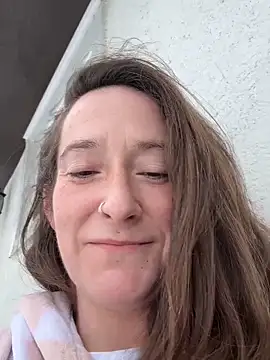 Snapshot of Mini_And_The_Bear chatting on February 27, 2026, 4:29 pm Mini And The Bear online show from February 27, 2026, 4:29 pm