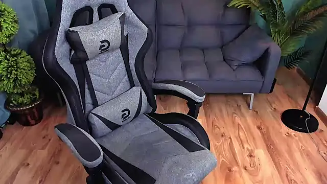 Snapshot of marcobadass chatting on February 17, 2025, 1:47 am marcobadass online show from February 17, 2025, 1:47 am