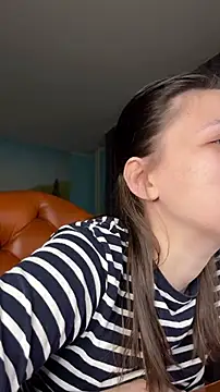 Snapshot of NinaVI chatting on February 2, 2025, 5:59 pm NinaVI online show from February 2, 2025, 5:59 pm