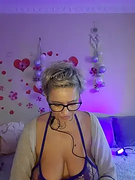 BellaBellaHot online show from December 2, 2025, 9:58 am