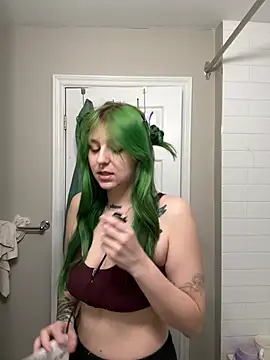 itsbabydashh online show from April 15, 2026, 1:07 pm