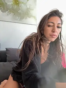 amanilouve online show from February 3, 2026, 8:52 am