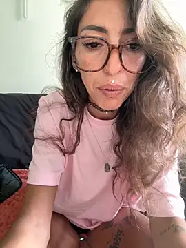 amanilouve online show from March 22, 2026, 1:58 pm