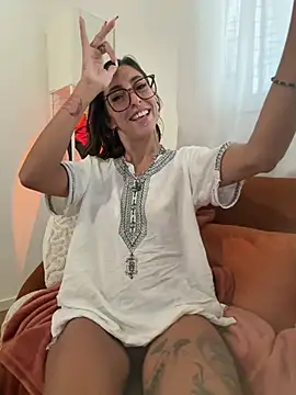 amanilouve online show from March 30, 2026, 11:00 am