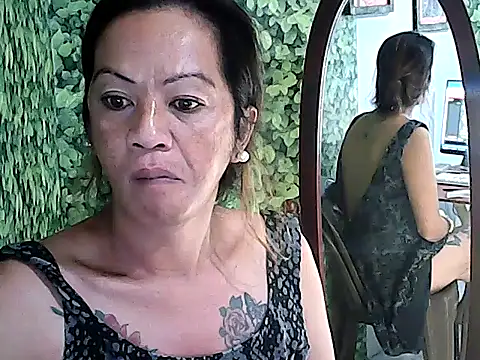 yummy 21xxx online show from October 17, 2025, 1:31 am