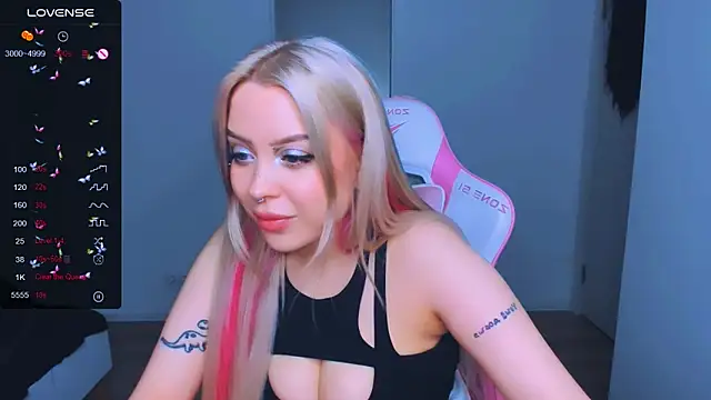 Snapshot of MonaLauu chatting on March 20, 2025, 4:09 pm MonaLauu online show from March 20, 2025, 4:09 pm