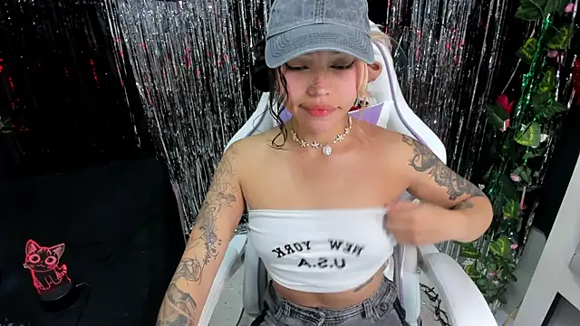 katalina garcia online show from October 24, 2025, 12:41 am