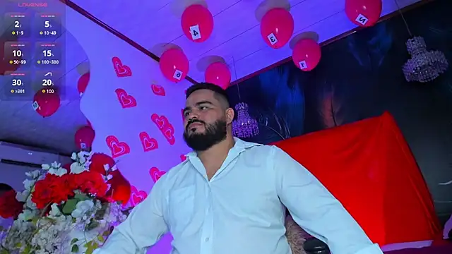 Snapshot of MichaelBear_ chatting on February 15, 2025, 12:43 pm MichaelBear online show from February 15, 2025, 12:43 pm