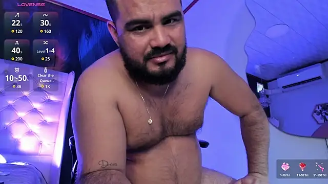 Snapshot of MichaelBear_ chatting on March 14, 2025, 6:39 pm MichaelBear online show from March 14, 2025, 6:39 pm