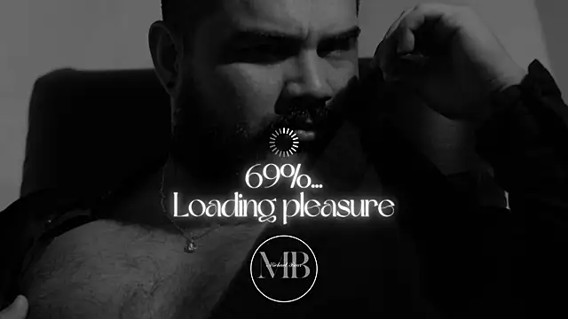 Snapshot of MichaelBear_ chatting on November 5, 2025, 1:22 pm MichaelBear online show from November 5, 2025, 1:22 pm