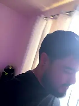 Snapshot of MichaelBear_ chatting on January 6, 2026, 7:06 pm MichaelBear online show from January 6, 2026, 7:06 pm