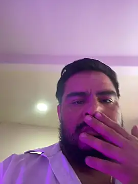 Snapshot of MichaelBear_ chatting on January 9, 2026, 6:10 pm MichaelBear online show from January 9, 2026, 6:10 pm