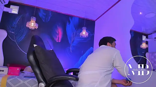 Snapshot of MichaelBear_ chatting on January 11, 2026, 6:46 pm MichaelBear online show from January 11, 2026, 6:46 pm