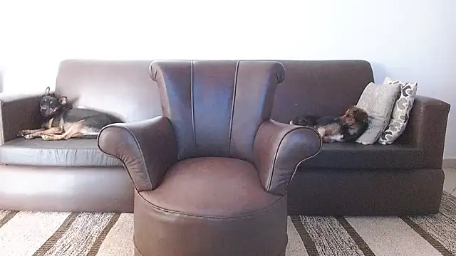 Linda1975 online show from March 22, 2025, 3:42 pm