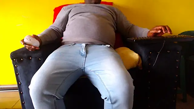 Snapshot of zuluboyxx chatting on February 15, 2026, 6:21 am zuluboyxx online show from February 15, 2026, 6:21 am