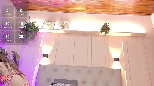 nicol snow online show from November 8, 2025, 1:11 pm