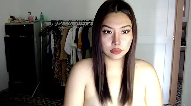 Snapshot of urqueendominant chatting on February 8, 2025, 1:00 am urqueendominant online show from February 8, 2025, 1:00 am