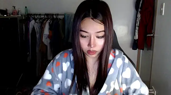 Snapshot of urqueendominant chatting on February 20, 2025, 6:06 am urqueendominant online show from February 20, 2025, 6:06 am