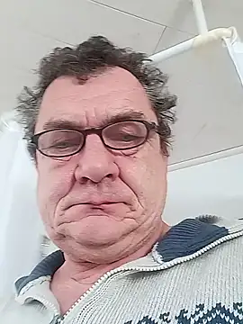 Snapshot of Nobbie444 chatting on December 16, 2025, 9:47 am Nobbie444 online show from December 16, 2025, 9:47 am