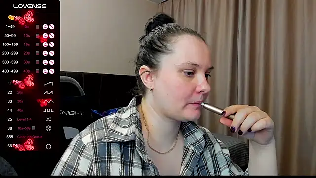 Snapshot of AlanaBrox chatting on November 28, 2025, 11:40 pm AlanaBrox online show from November 28, 2025, 11:40 pm