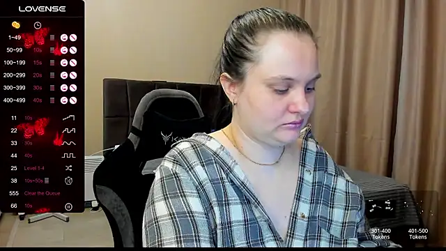 Snapshot of AlanaBrox chatting on December 15, 2025, 12:26 am AlanaBrox online show from December 15, 2025, 12:26 am