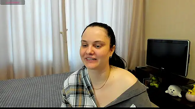 AlanaBrox online show from May 18, 2026, 10:43 am