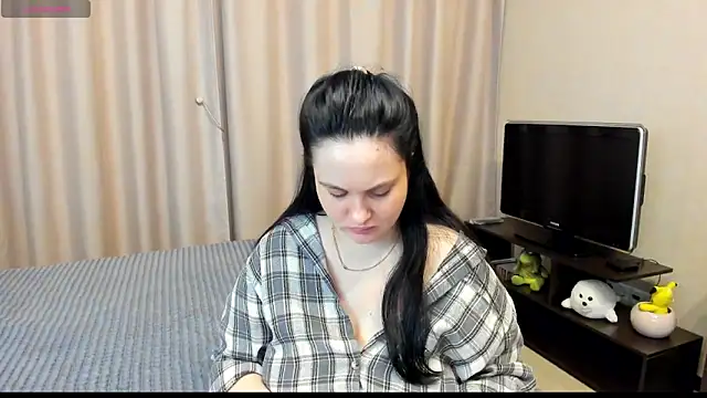 AlanaBrox online show from May 19, 2026, 9:21 pm