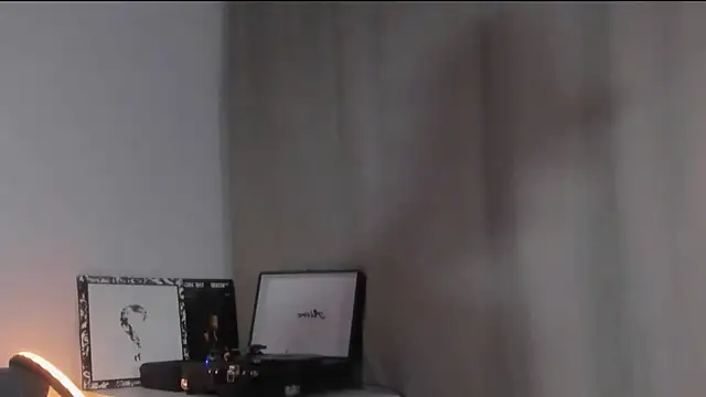 Snapshot of Nicky_neal chatting on December 3, 2024, 1:41 am Nicky neal online show from December 3, 2024, 1:41 am