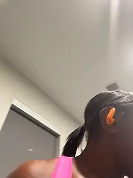 Snapshot of TilaTotti chatting on May 17, 2026, 2:09 am TilaTotti online show from May 17, 2026, 2:09 am