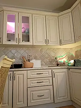 Snapshot of mom4you chatting on February 5, 2026, 10:20 am mom4you online show from February 5, 2026, 10:20 am