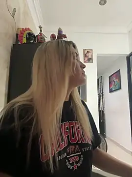 Snapshot of Sarita-candy chatting on February 25, 2025, 2:36 am Sarita-candy online show from February 25, 2025, 2:36 am