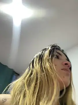 Snapshot of Sarita-candy chatting on September 23, 2025, 12:08 pm Sarita-candy online show from September 23, 2025, 12:08 pm