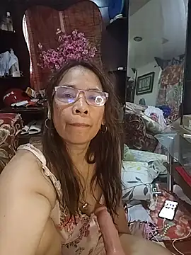 Snapshot of HotsexyNaughtysweetbaby chatting on February 3, 2026, 6:00 am HotsexyNaughtysweetbaby online show from February 3, 2026, 6:00 am