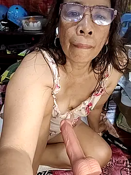 Snapshot of HotsexyNaughtysweetbaby chatting on March 6, 2026, 12:51 am HotsexyNaughtysweetbaby online show from March 6, 2026, 12:51 am