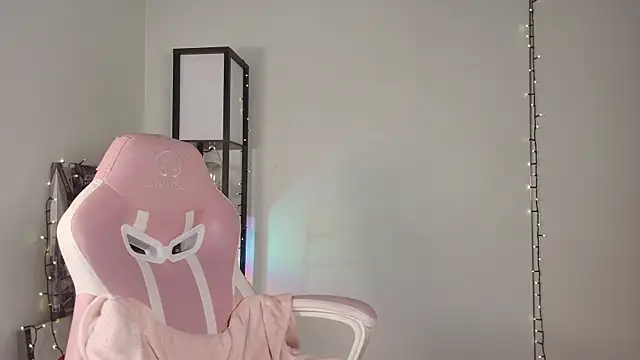  monamour  online show from January 8, 2025, 9:42 am