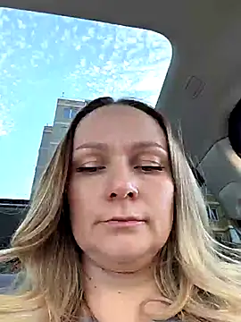 Snapshot of Bondgirl_013 chatting on April 25, 2026, 2:25 pm Bondgirl 013 online show from April 25, 2026, 2:25 pm