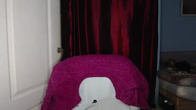 Snapshot of ryhhnnagold99 chatting on December 17, 2025, 4:57 pm ryhhnnagold99 online show from December 17, 2025, 4:57 pm