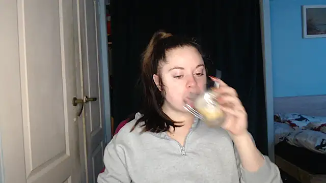 Snapshot of ryhhnnagold99 chatting on January 7, 2026, 3:36 pm ryhhnnagold99 online show from January 7, 2026, 3:36 pm