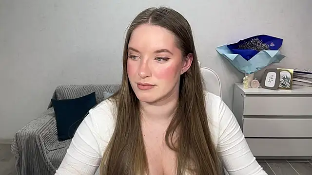 EvaMaddison online show from November 16, 2025, 6:02 pm