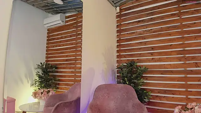 Snapshot of _MeganRain chatting on March 5, 2025, 11:17 am MeganRain online show from March 5, 2025, 11:17 am