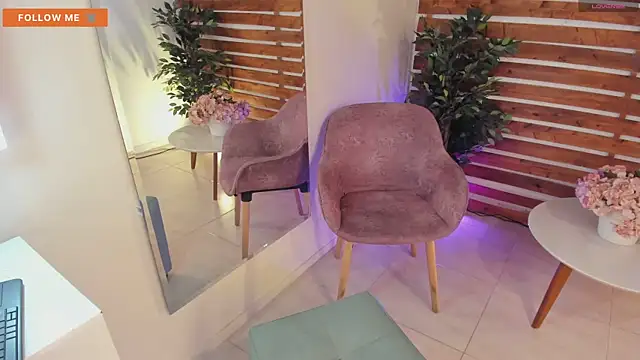 Snapshot of _MeganRain chatting on March 12, 2025, 9:23 am MeganRain online show from March 12, 2025, 9:23 am