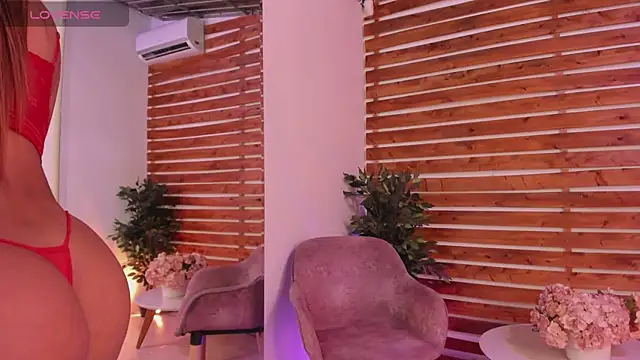 Snapshot of _MeganRain chatting on September 10, 2025, 9:09 am MeganRain online show from September 10, 2025, 9:09 am