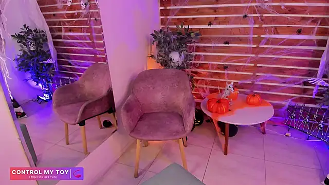 Snapshot of _MeganRain chatting on October 28, 2025, 7:12 am MeganRain online show from October 28, 2025, 7:12 am