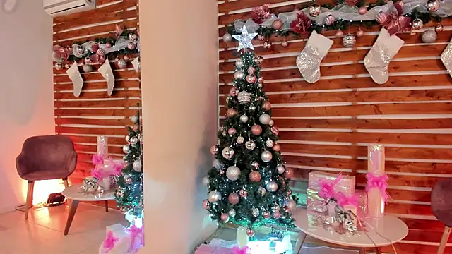 Snapshot of _MeganRain chatting on December 19, 2025, 9:27 am MeganRain online show from December 19, 2025, 9:27 am