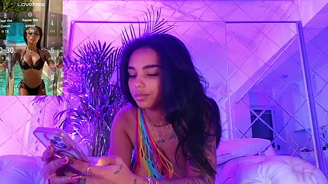 KimiBrown online show from December 4, 2025, 9:51 am