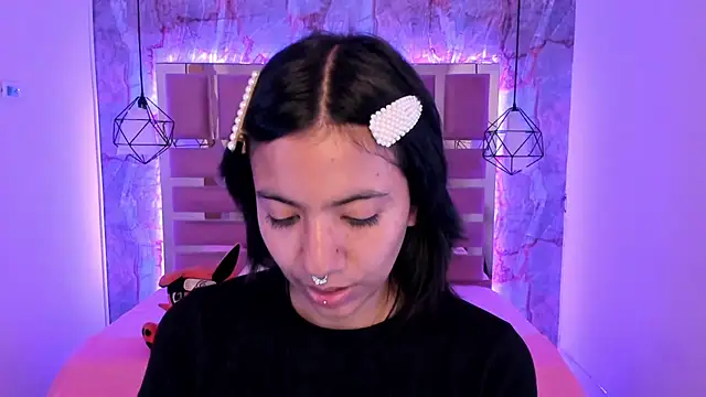 Nami usagi online show from December 24, 2024, 12:11 pm